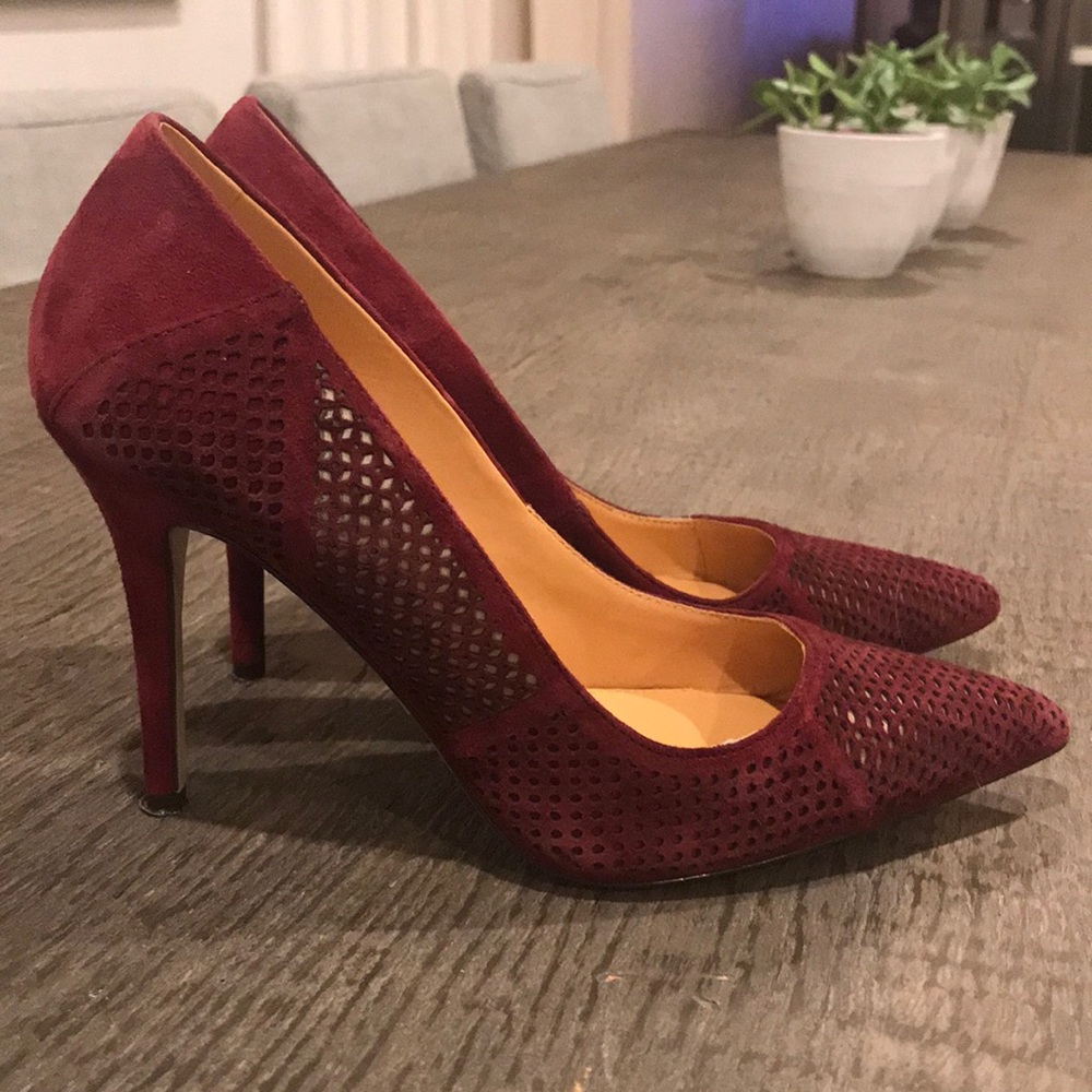 Great versatile suede pumps